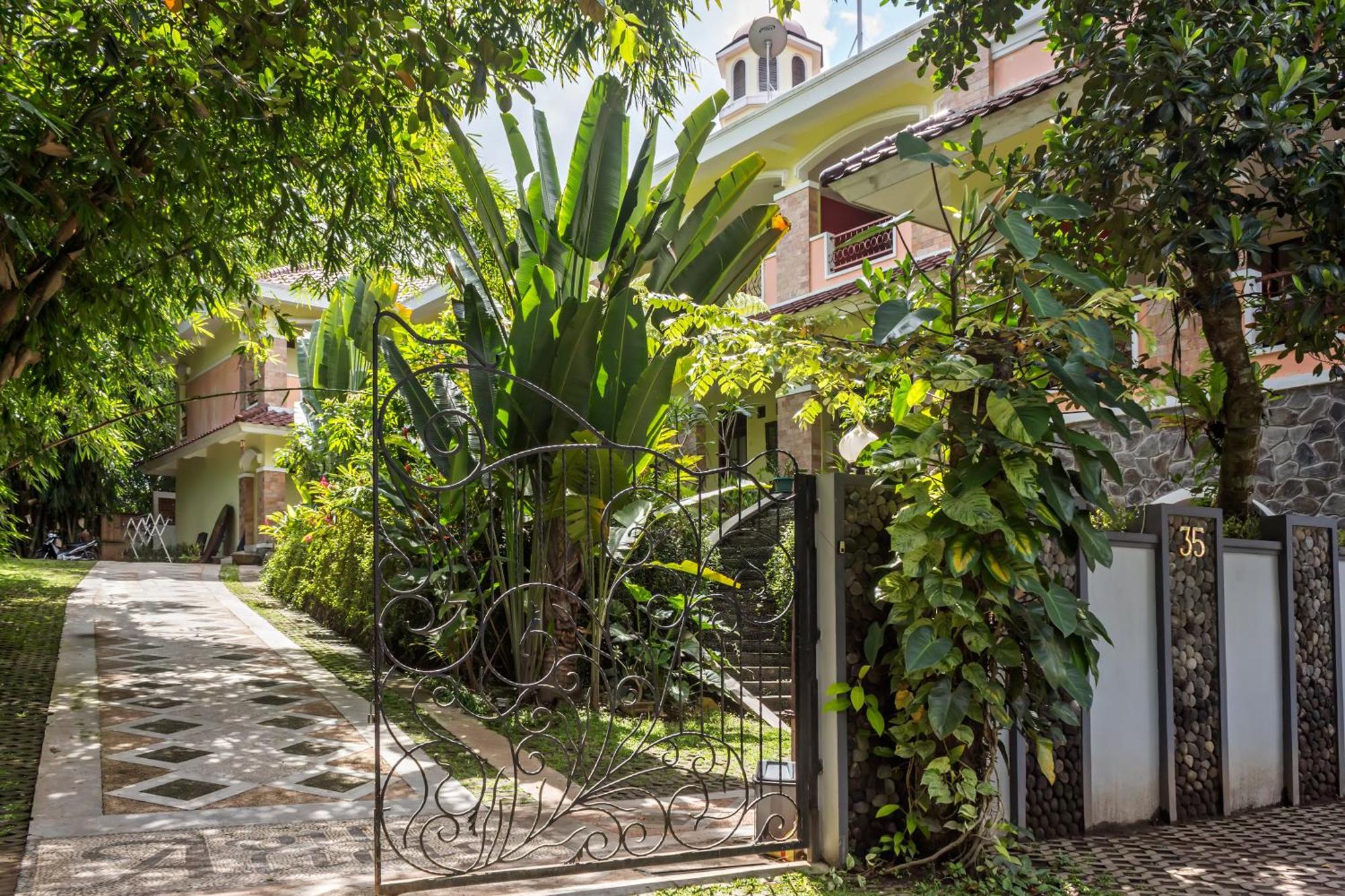 Maguwo Villa Alicia מראה חיצוני תמונה